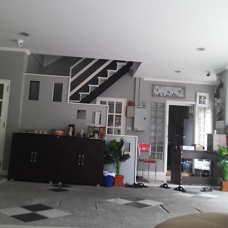Taylor'S Guesthouse ホアヒン郡 エクステリア 写真